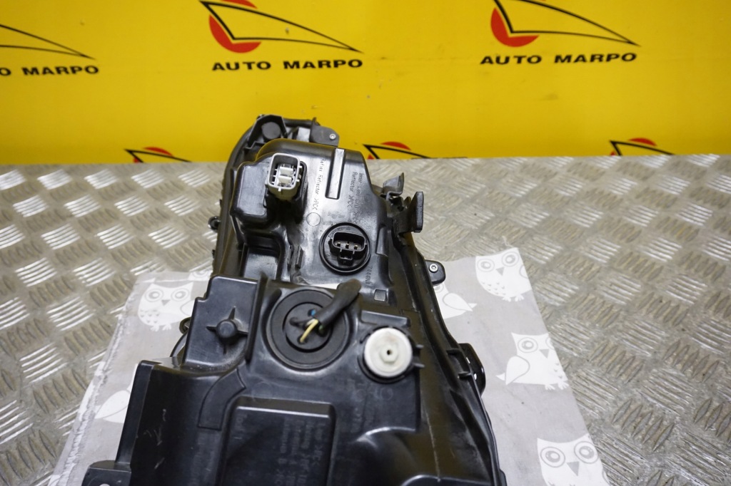 Toyota camry 2018 - фара фара led правый  америка Оригинал