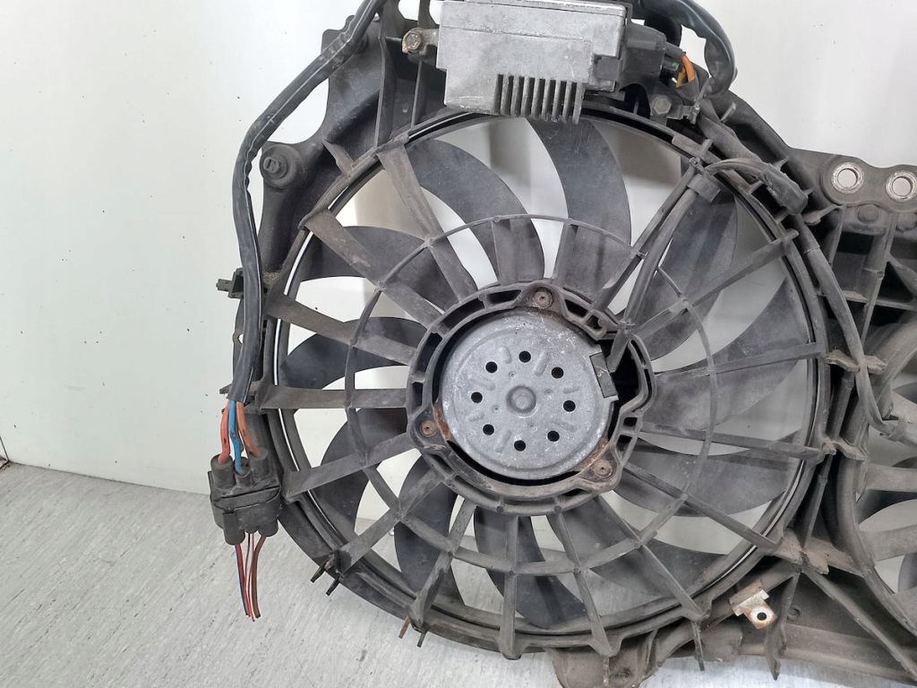 Вентилятори радіатора audi a4 b6 8e0121205m fs1223 870765g 1.6 8v в Україні