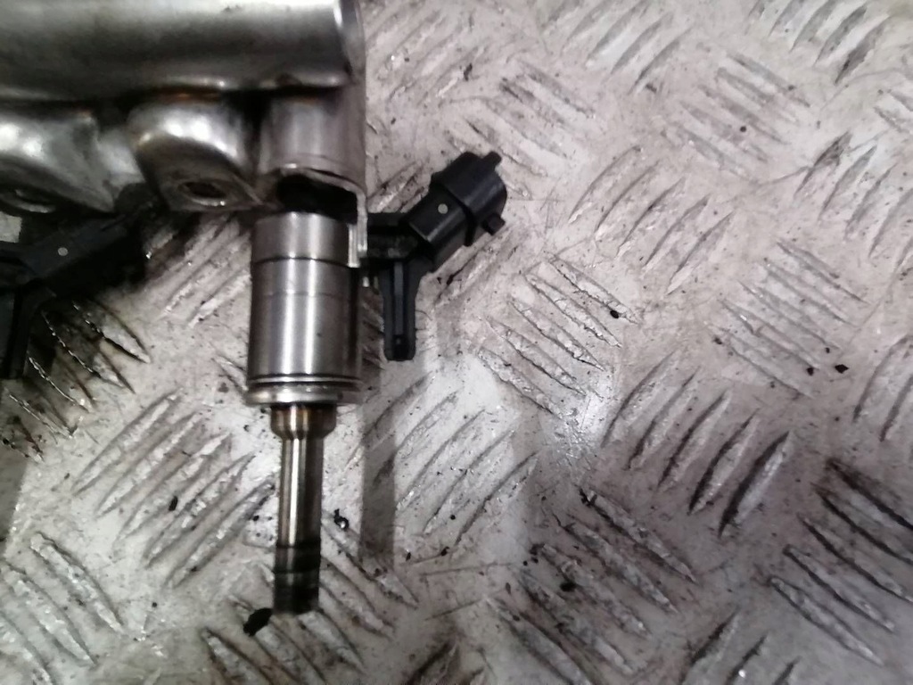 фото №1, Peugeot 308 ii t9 1.6 thp інжектор пального