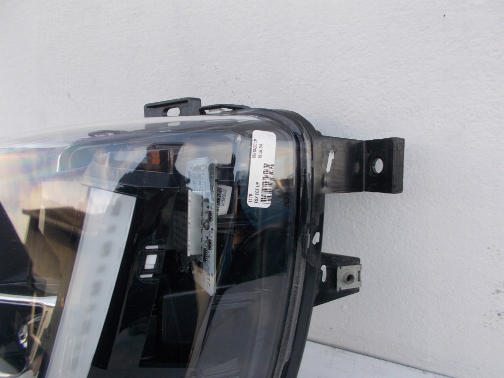 Tesla model x up level протитуманна фара led drl лівий 103433000b європа Доставка