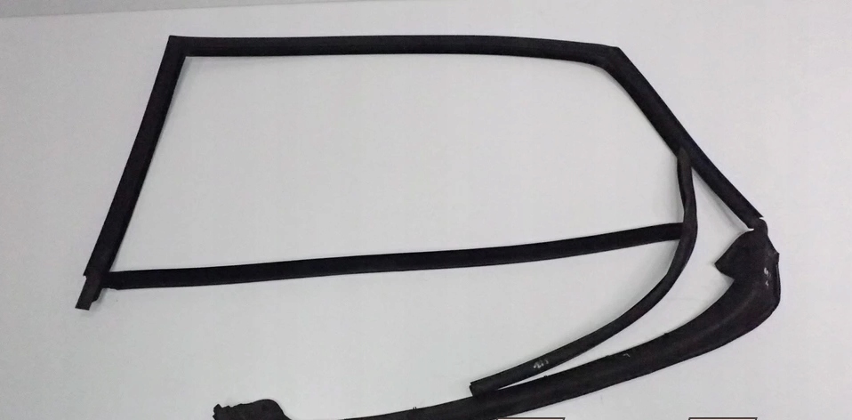 фото №1, Прокладка рами двері лівий t 4e4839439l audi a8 d3