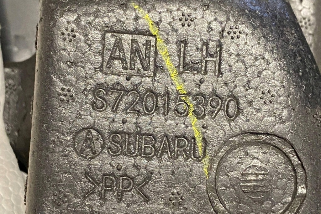 Обшивка задних левых дверь subaru outback br 94220an01a 2.5l бензиновый с Разборки