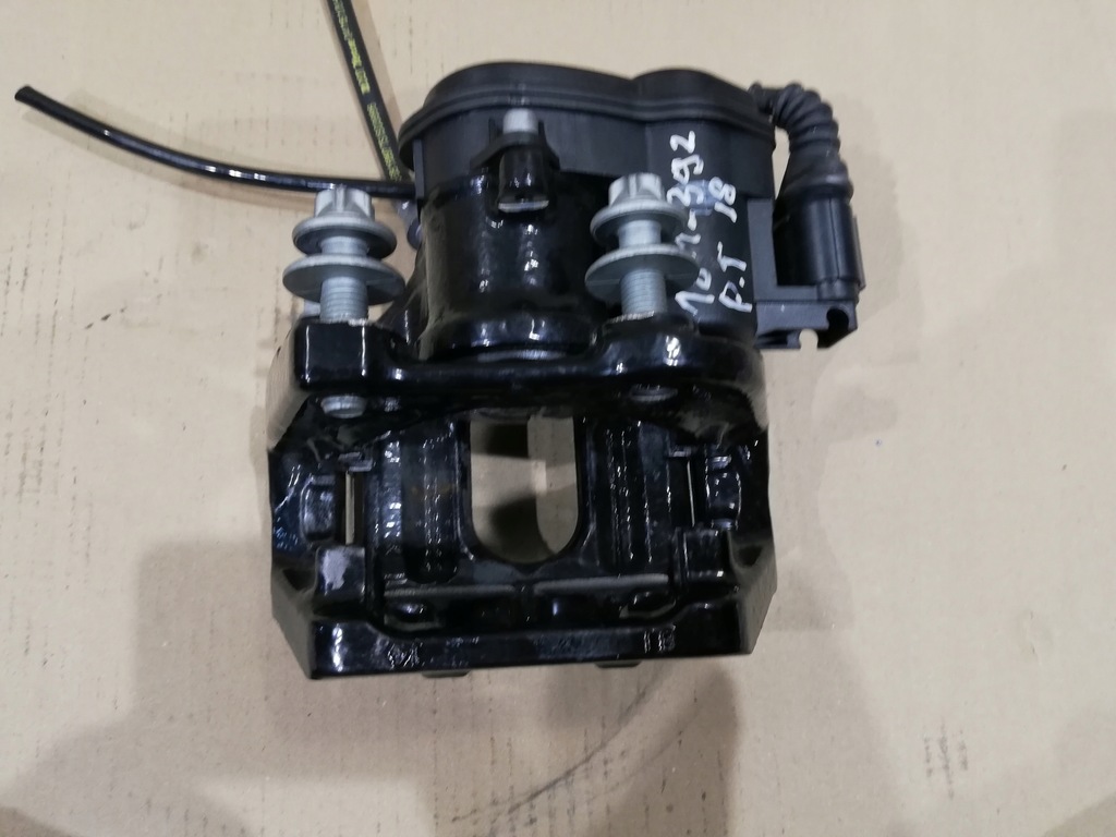 фото №14, Bmw i8 суппорт тормозной задняя левый правый чёрный 25km