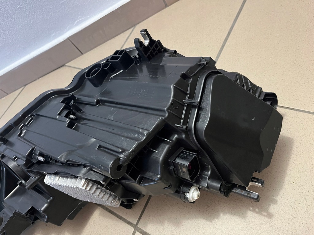 фото №12, Audi a6 a-6 c8 c-8 matrix full led 4k0 лампа передняя перед левая