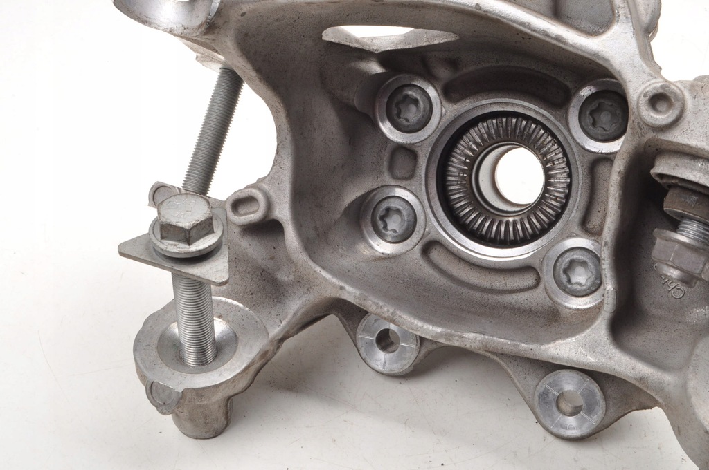 фото №10, Bmw 5 g60 2.0 гибрид поворотный кулак правый задняя 24r 6898364