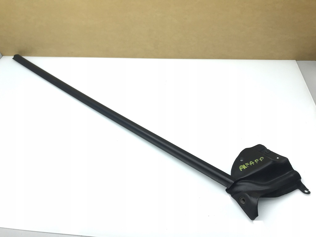 фото №1, Alfa romeo gt молдинг скребок дверь правый правая