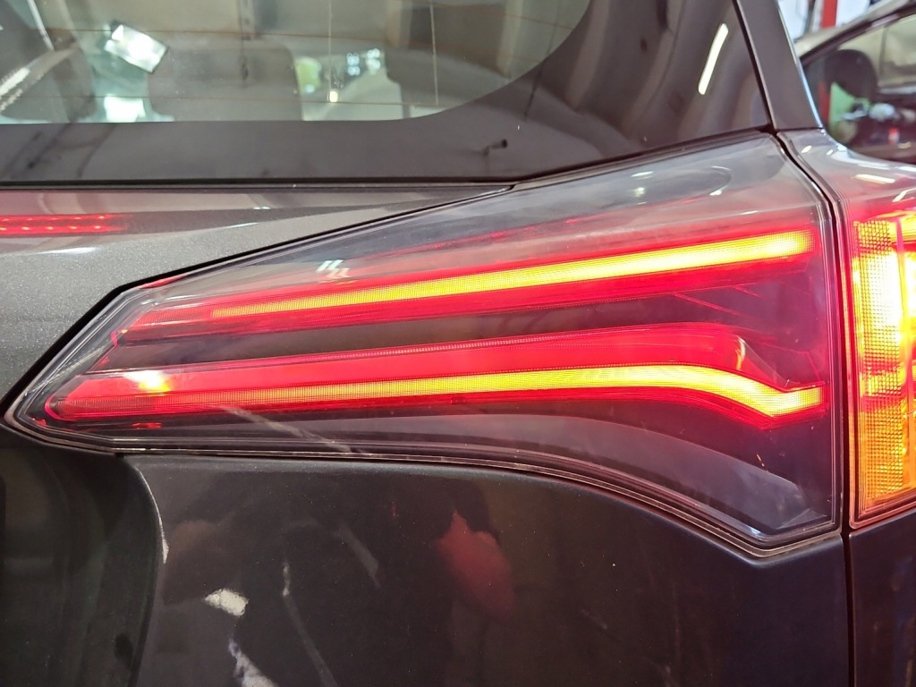 фото №1, Лампа задня права osad od салон led з кришки 16-18 toyota rav4 iv hb