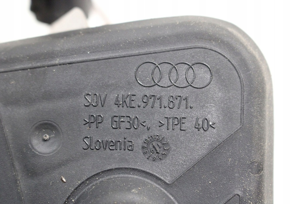 фото №8, Audi e-tron жгут разъём 4kl971093m зарядки 4ke915651b q8 etron разъём