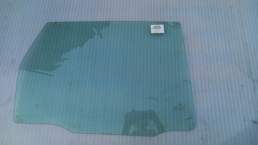 фото №1, Стекло правый задняя chrysler pt cruiser 04r