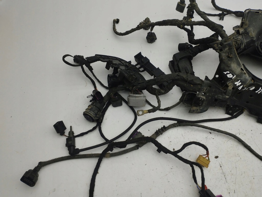 фото №13, Volkswagen arteon 2019 жгут трубопровод двигателя