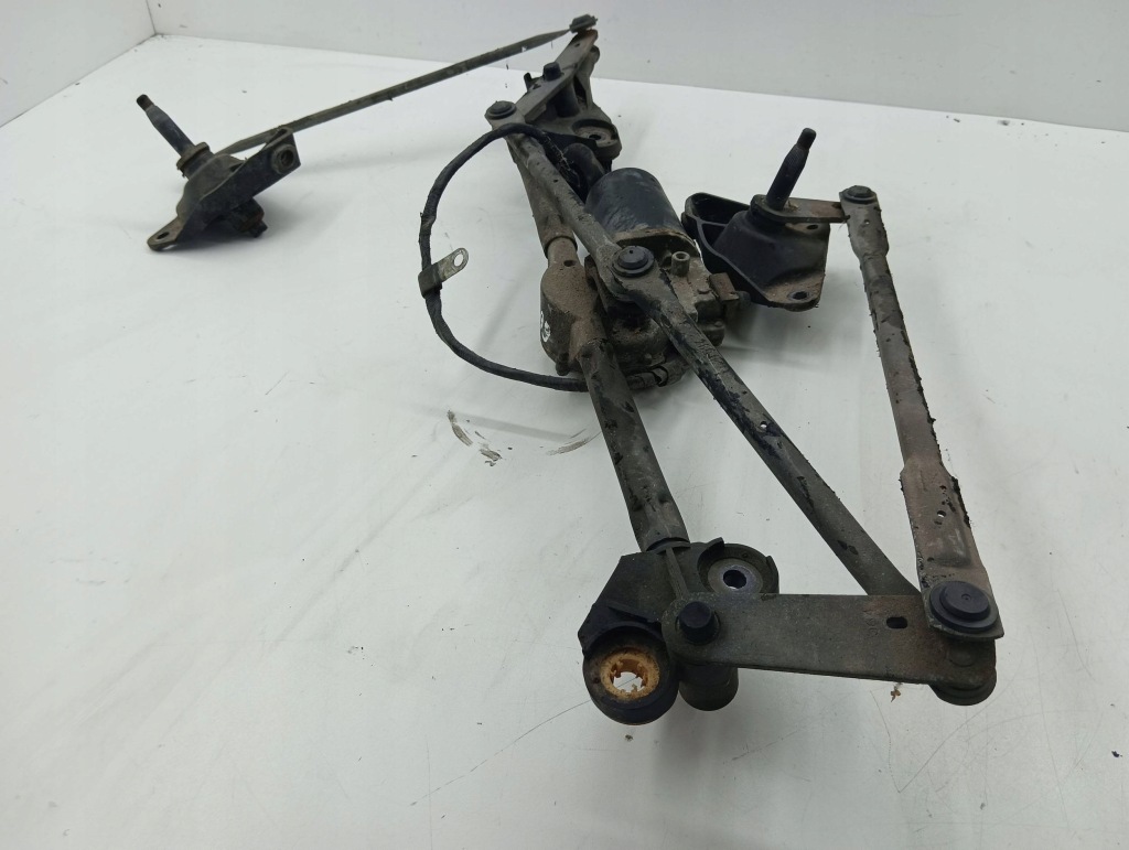 фото №2, Chrysler voyager 2001 механизм i моторчик дворник