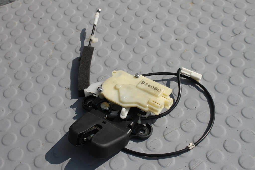 фото №3, Замок крышки багажника задняя honda insight ii 09-14