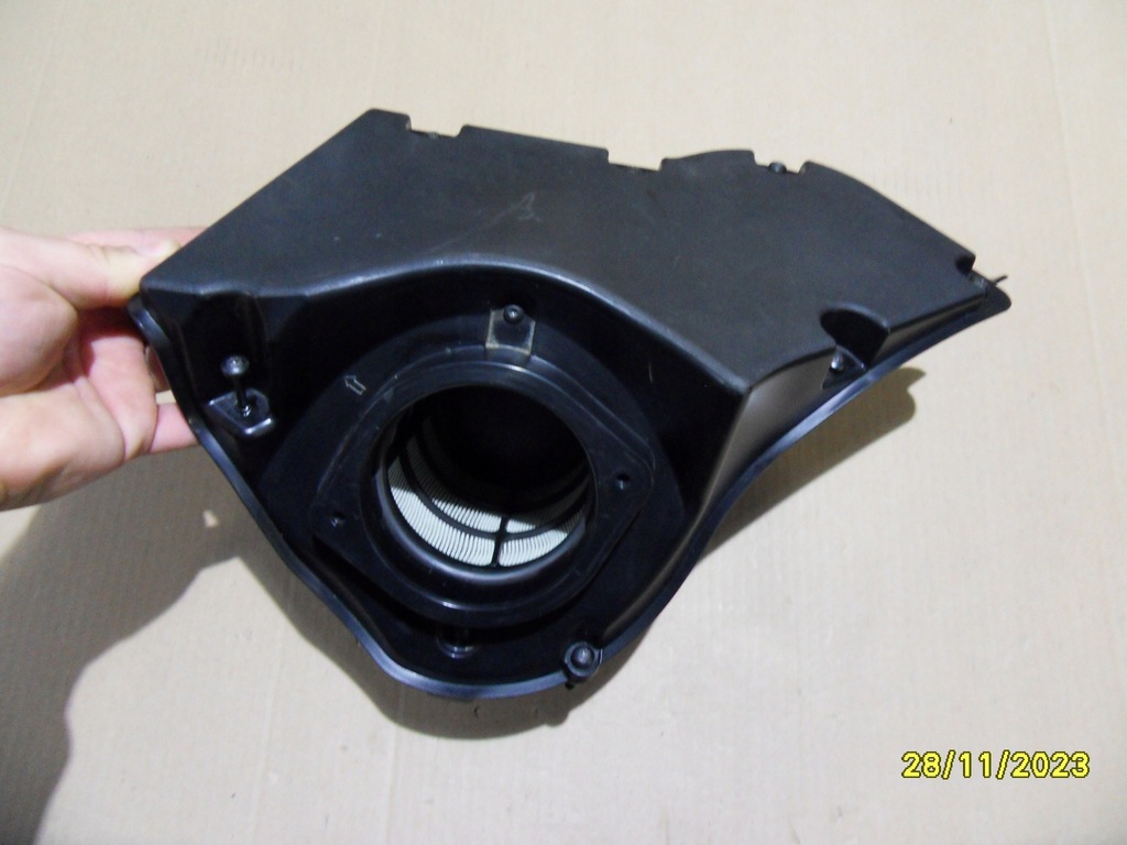 фото №1, Корпус верхний фильтра воздуха audi a4 b8