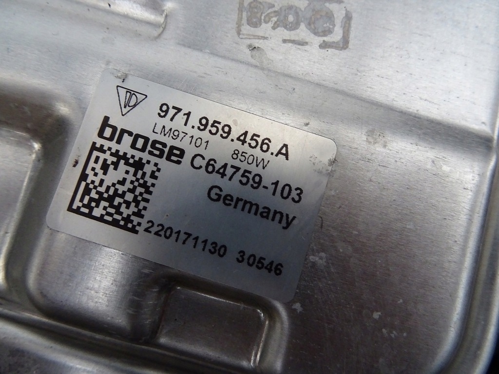 фото №5, Корпус вентилятор 971121203j porsche panamera 971