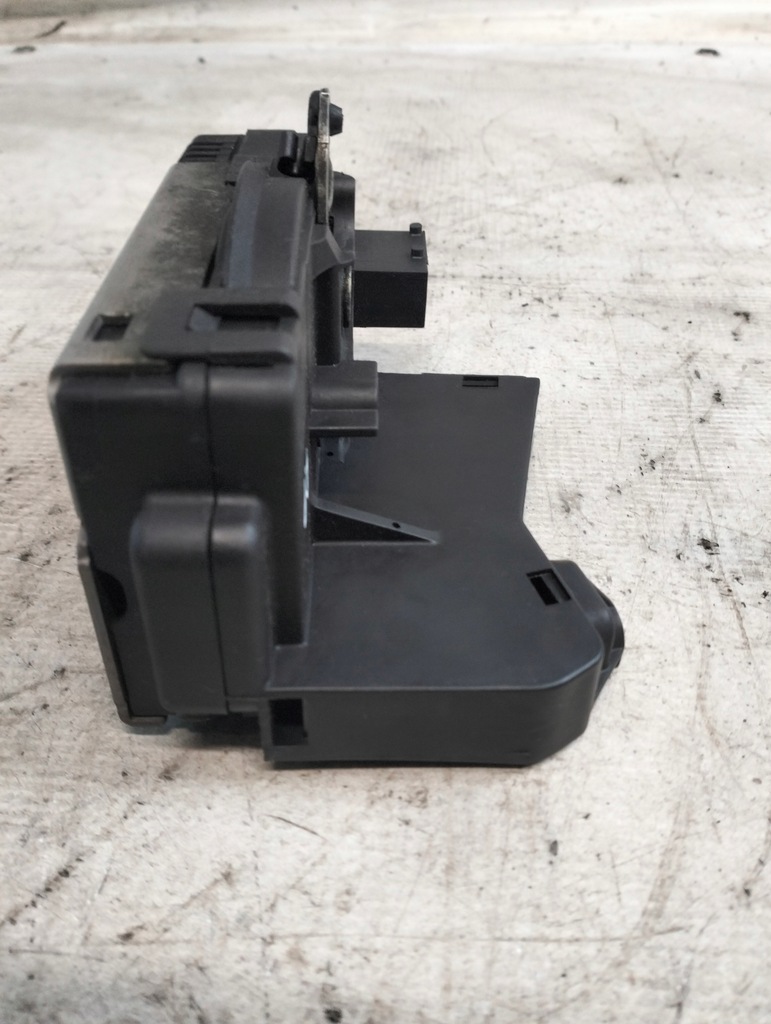 фото №7, Замок дверь правый перед opel vivaro a lift 2011r 8200042171