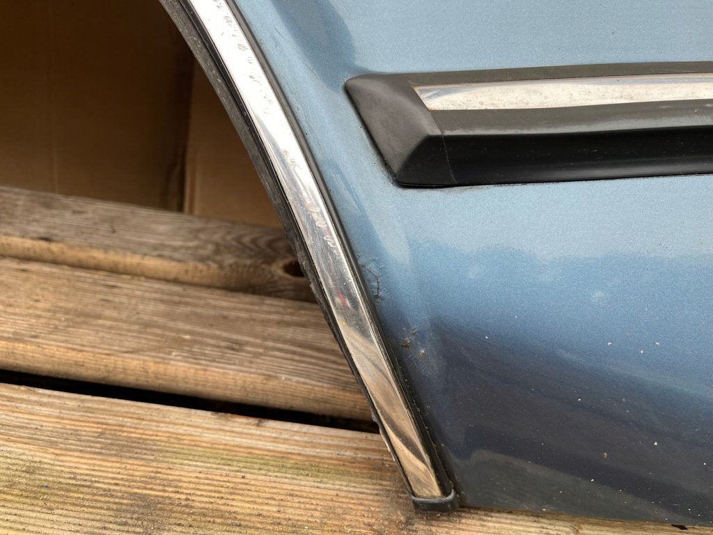 фото №9, Volvo 760 крила лівий перед передній молдинг хром kompletny