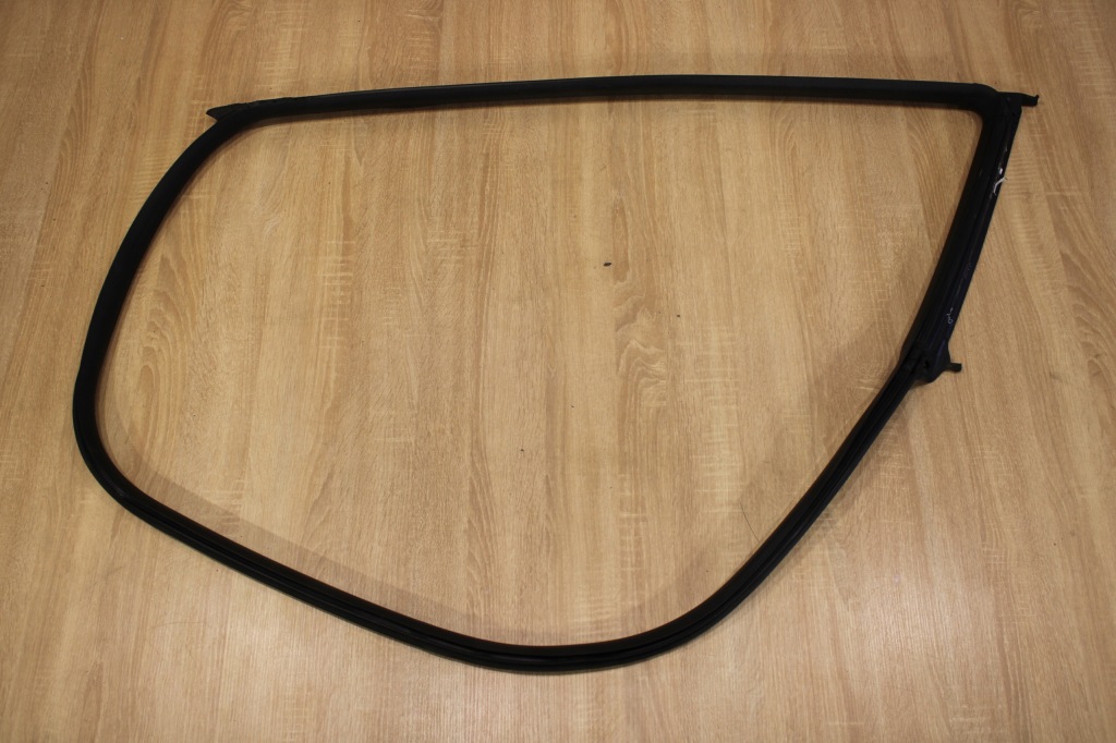 фото №1, Прокладка дверь правый перед maserati ghibli 13-