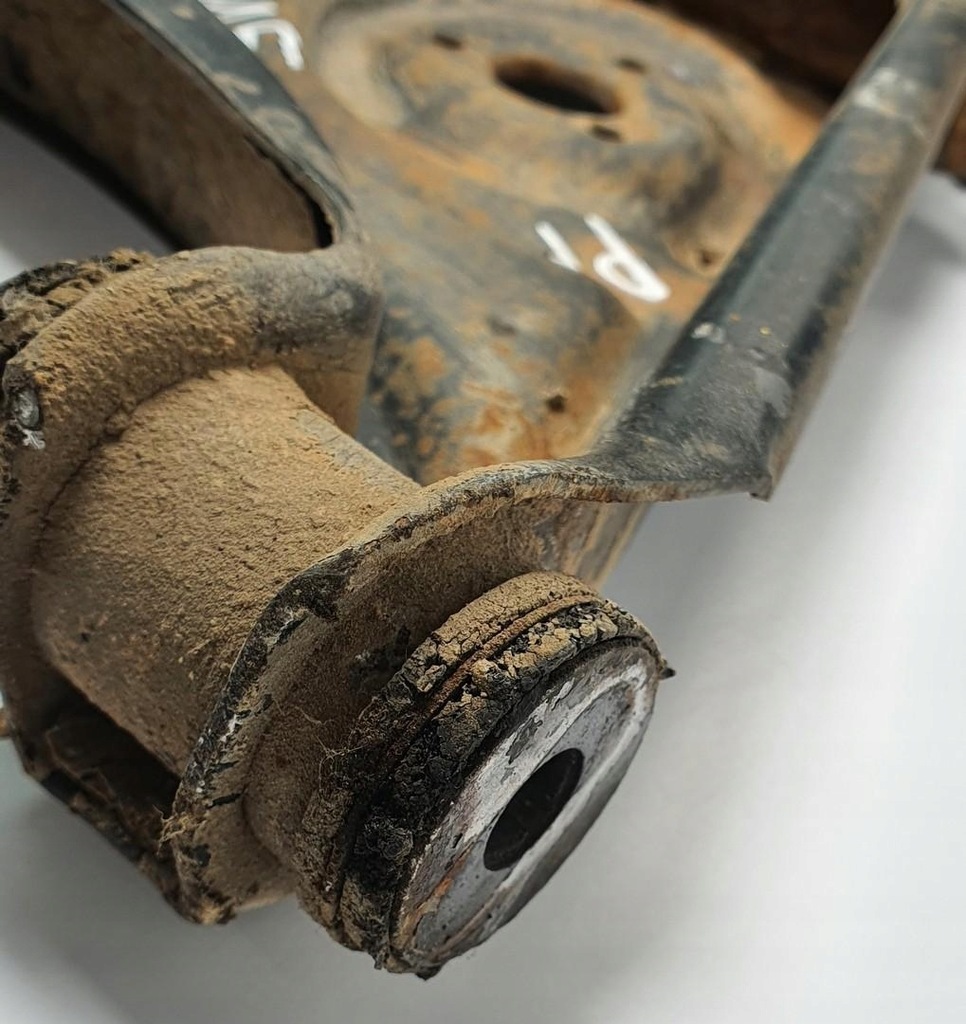 фото №6, Рычаг правый передний перед нижний mercedes w115 w114