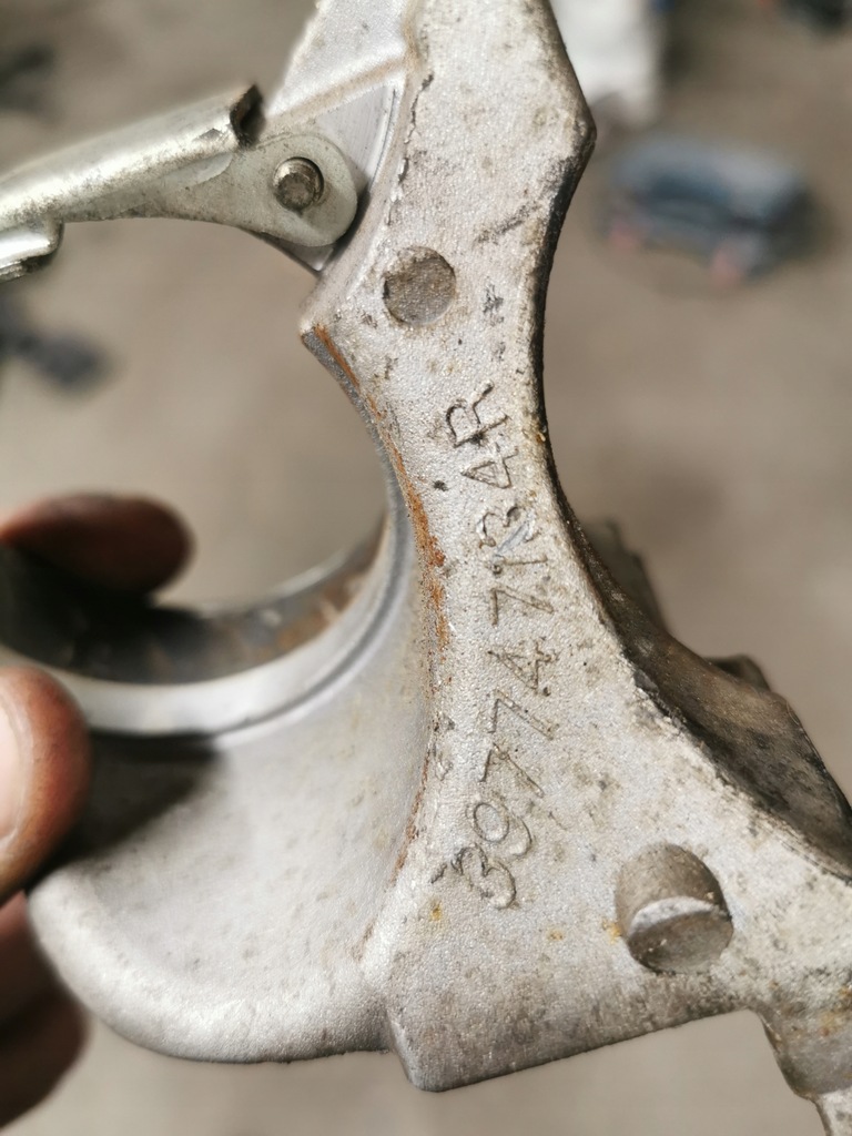 фото №2, Renault clio v dci кронштейн підпора піввісь 397747134r