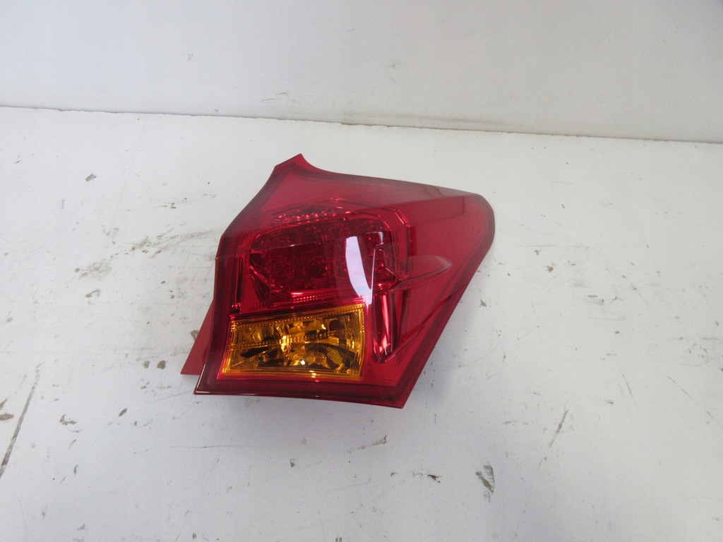 фото №1, Auris ii хэтчбек лампа задняя задняя правая идеальное состояние