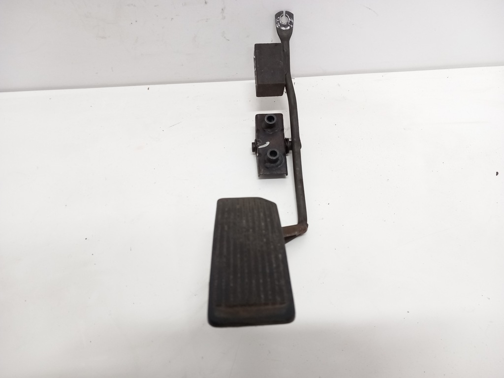 фото №1, Педаль газа ускорения mazda tribute lift 2.0 бензин механическая коробка передач