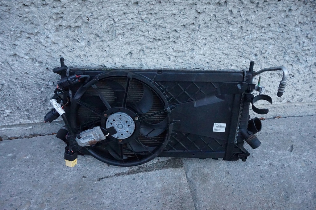 фото №1, Радиатор кондиционера ford c-max 1.8 2.0 tdci