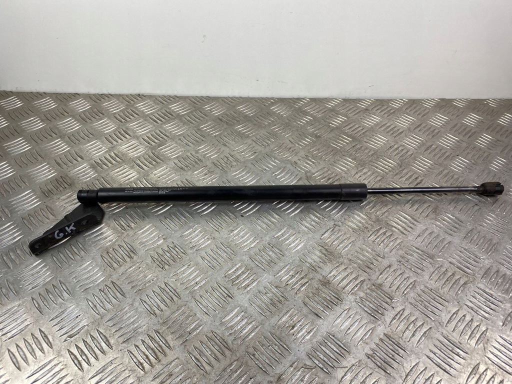 Купити 2019 ssangyong rexton привід кришки багажника