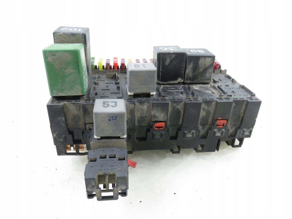 Купити Коробка запобіжників vw transporter t4 357937039