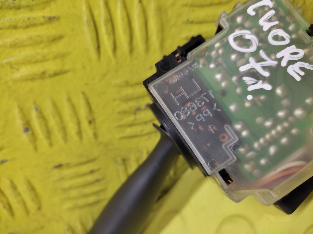 фото №5, Daihatsu cuore vii перемикач двірник