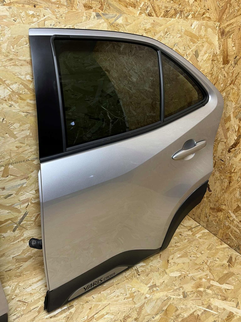 фото №13, Повний двері ліва перед + задня задні toyota yaris cross 24r 1l0 оригінал