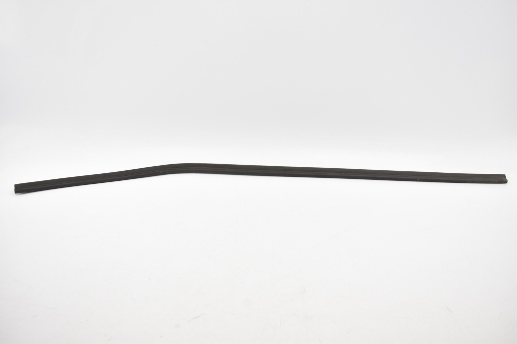 фото №1, Прокладка поріг двері права 7221180 bmw f13 f12