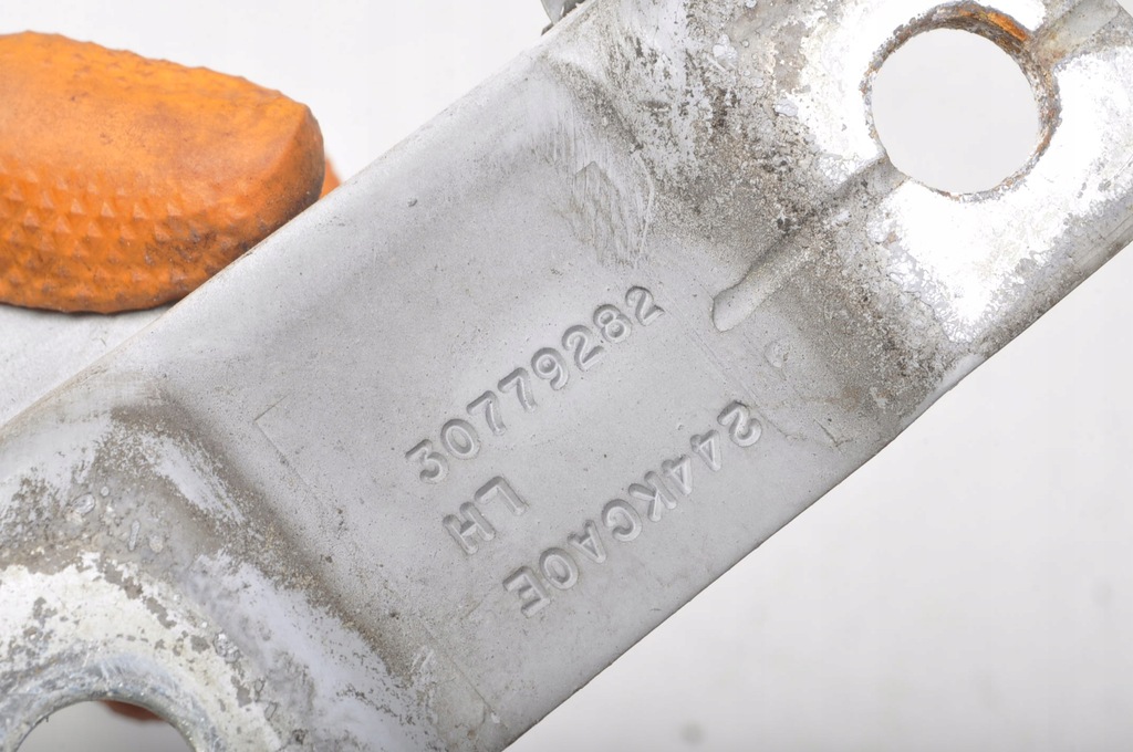 фото №8, Volvo xc60 i петлі капот 30779282 30779283 повний