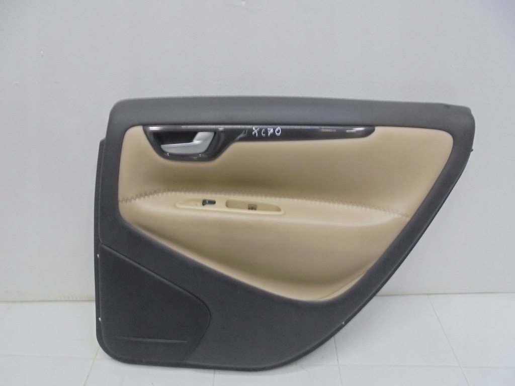 фото №1, Volvo xc70 обивка дверь правый задняя lift 02-07r