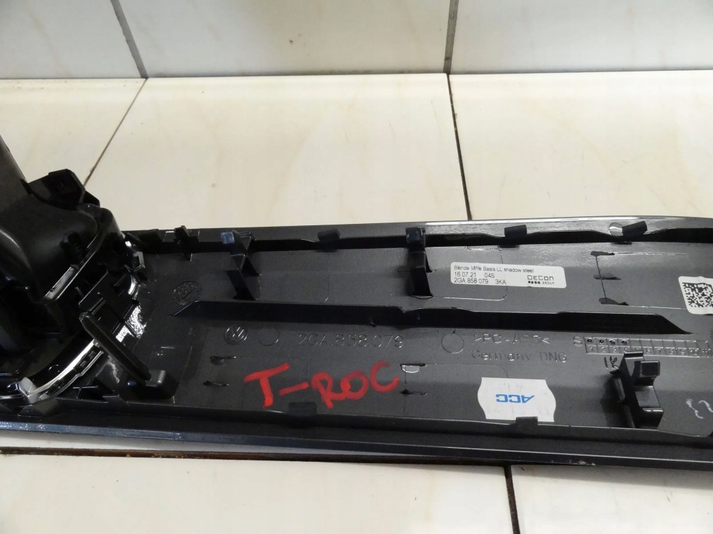 фото №5, Vw t-roc 2021 накладка панели консоли 2ga858079