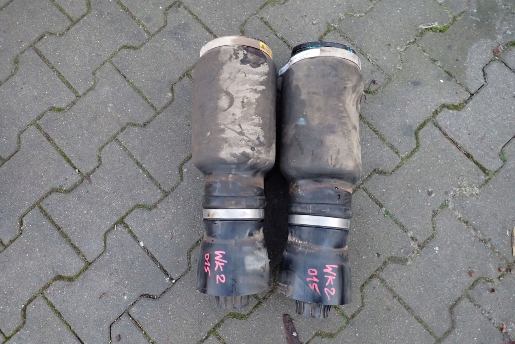 Купити Пневморесори задній jeep grand cherokee wk2 2015 комплект