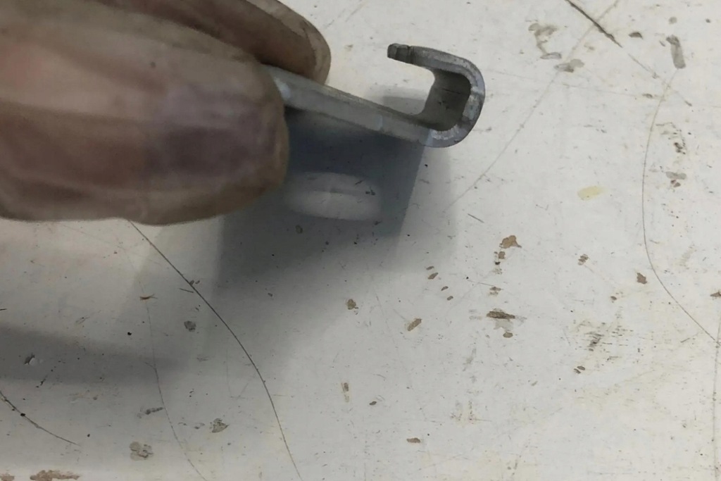 Купить Крепеж аккумулятор renault 83100r 1.6l 2024