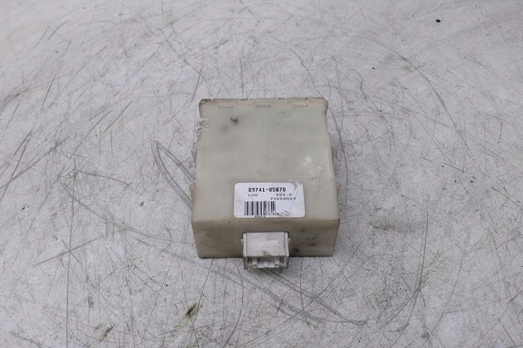 фото №1, Модуль передніх правих двері toyota avensis _t25_ 8974105070 2.23l