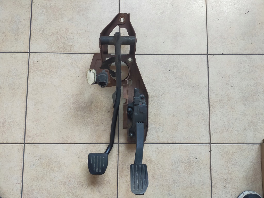 фото №1, Volvo xc60 - педаль газа тормоза педали