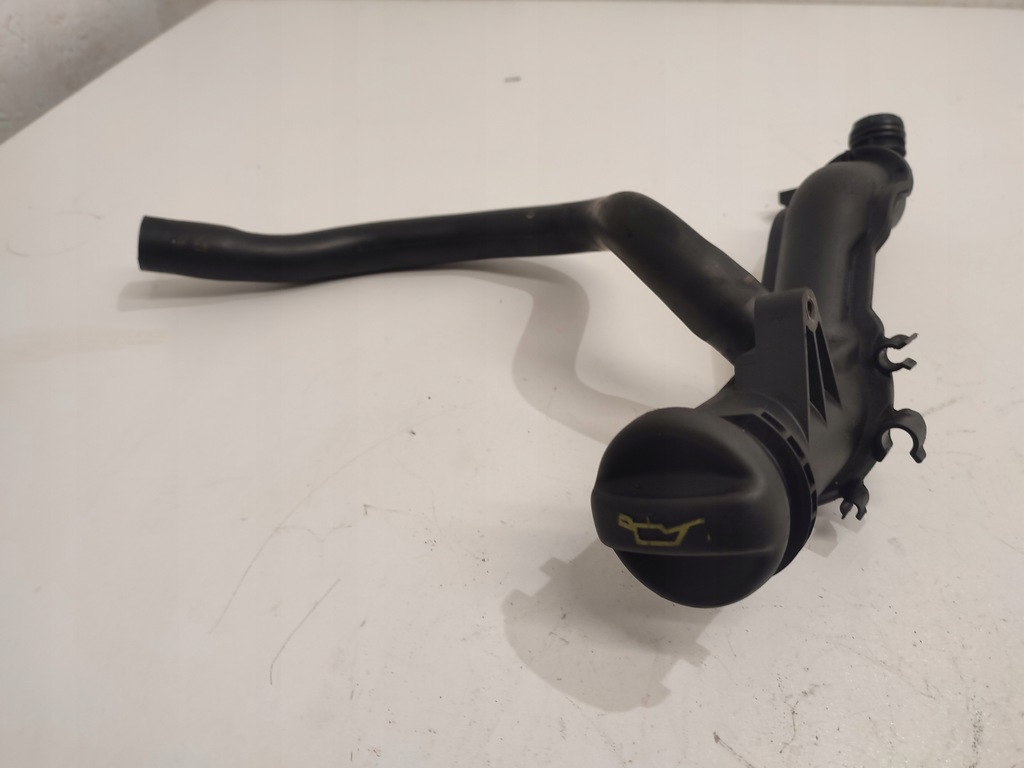 фото №1, Ford kuga mk1 заливная горловина масла 2.0 tdci