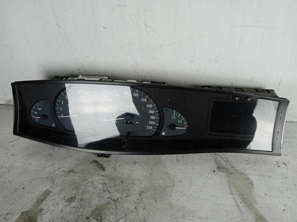 фото №1, Opel omega 2.2b лічильник прилади 09228408aa