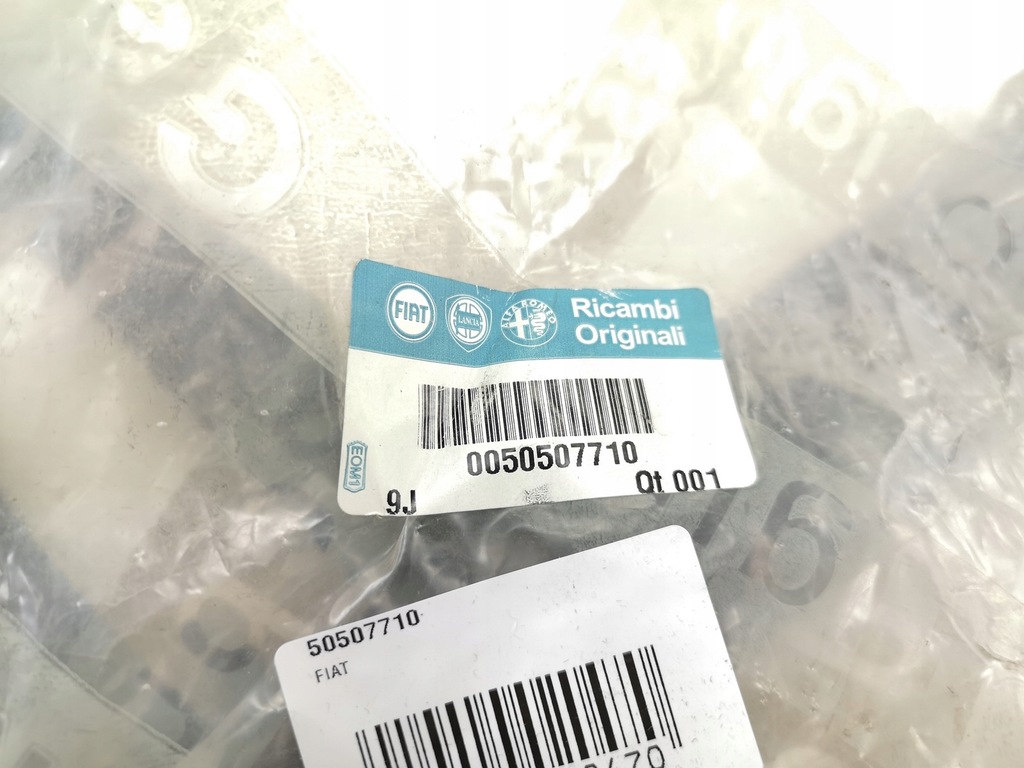 фото №4, Рамка скло правий задня alfa romeo 147 2000-2010