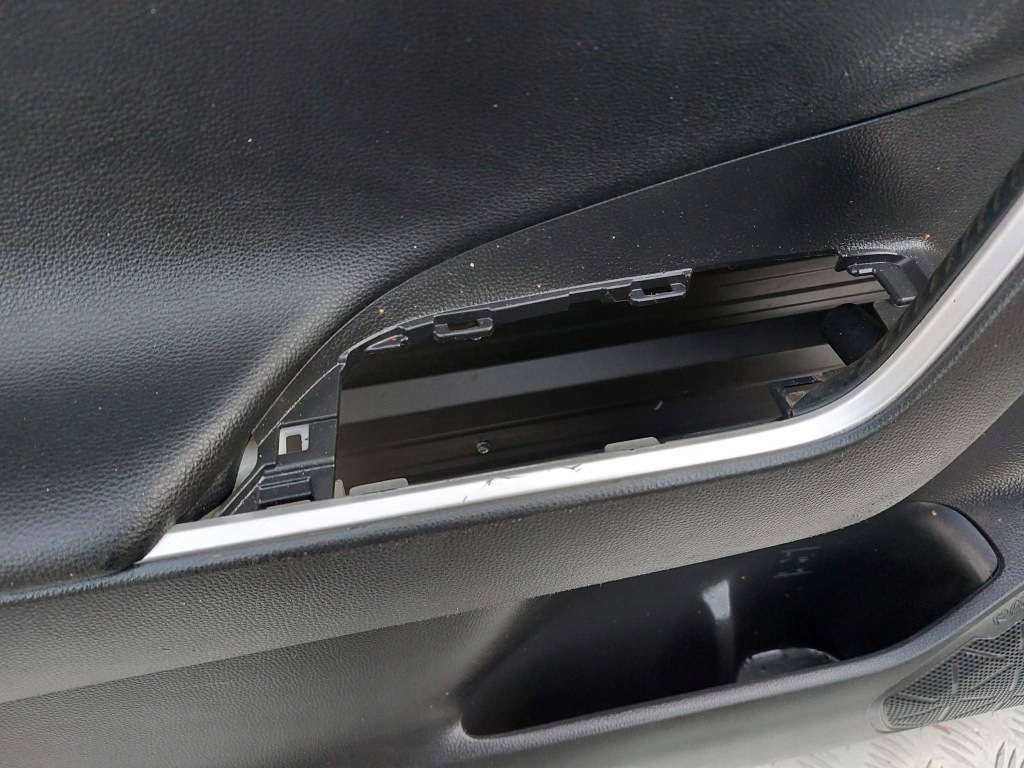 фото №8, Toyota rav4 v оббивка двері перед ліва права