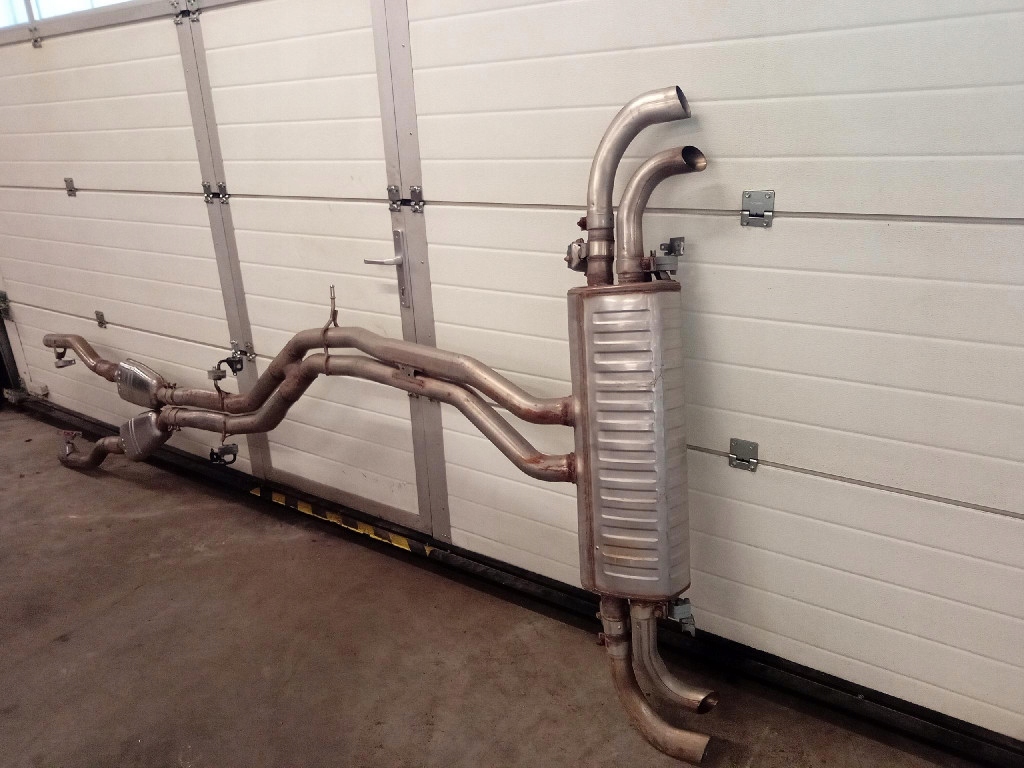 Купити Audi sq8 4m8 19- 4.0 tfsi гасник вихлоп комплектний  4m0253611af