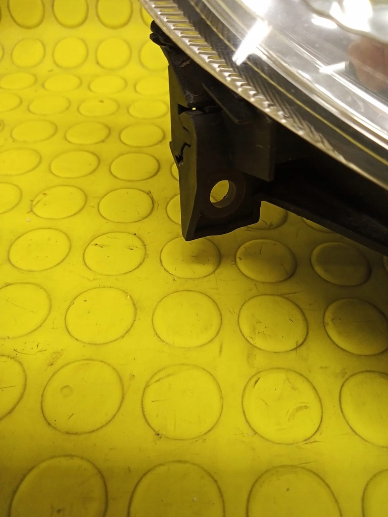 фото №4, Mazda 323 лампа фара правий перед