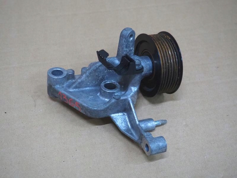 Кронштейн ролик ремень lexus is ii 2.2 d 1663126010 Цена