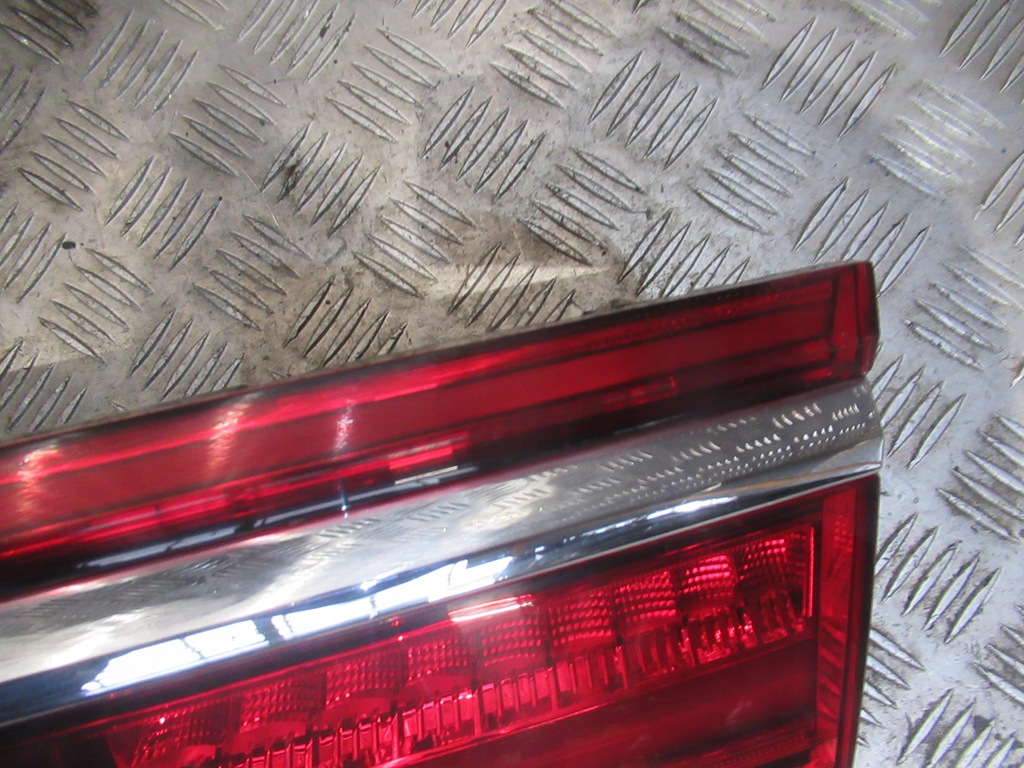 фото №10, Audi a8 d5 лампа накладка задня задня led 4n0945095f