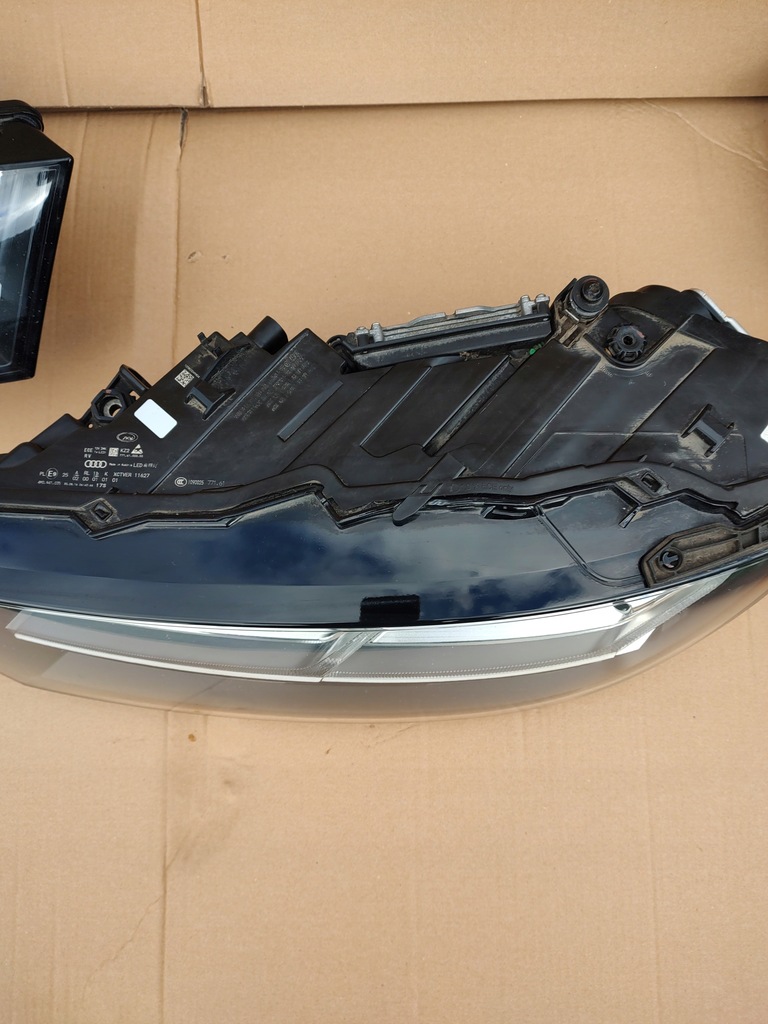 фото №8, Лампи full led matrix audi q7 sq7 l+p 4m0941035 4m0941036