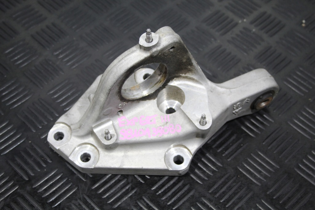 фото №1, Кронштейн опора полуось traveller expert iii 3 9810139080