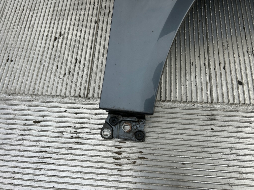 Крыло  правый  перед audi a4 b6 lx7z Доставка