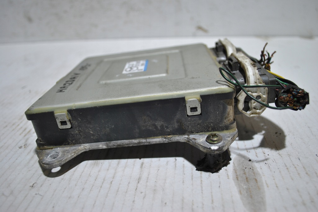 фото №8, Бортовой компьютер двигателя mazda 5 lfd718881c